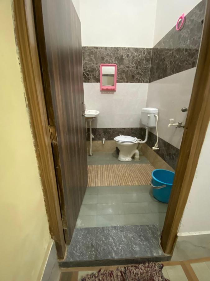 Balaji Homestay Mathura In Vrindavan מראה חיצוני תמונה