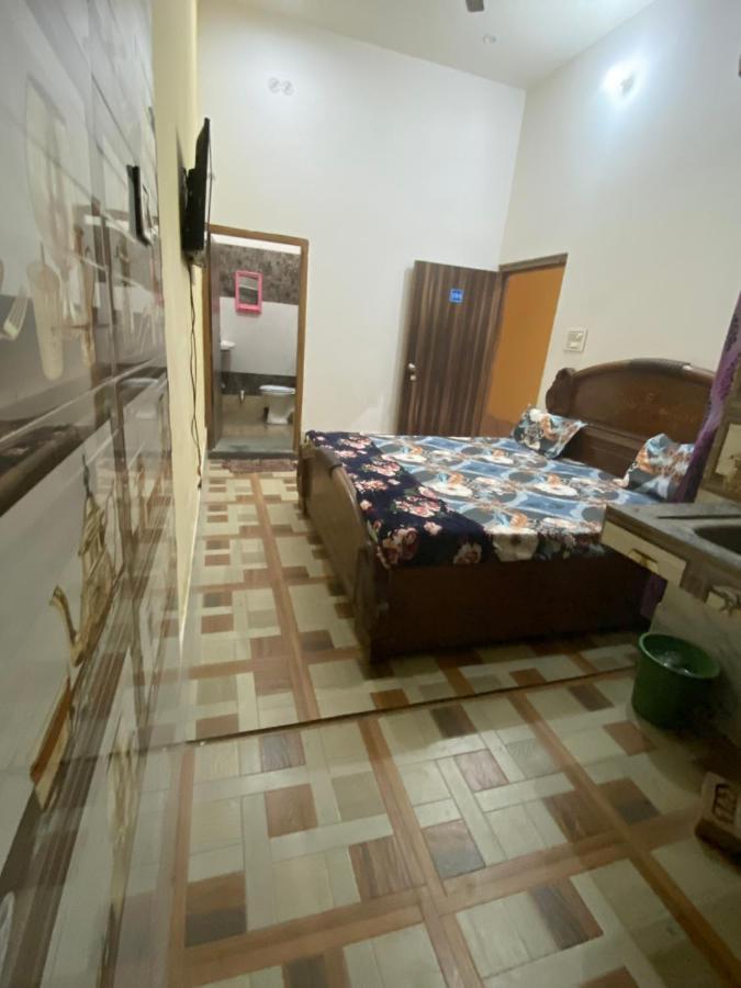 Balaji Homestay Mathura In Vrindavan מראה חיצוני תמונה