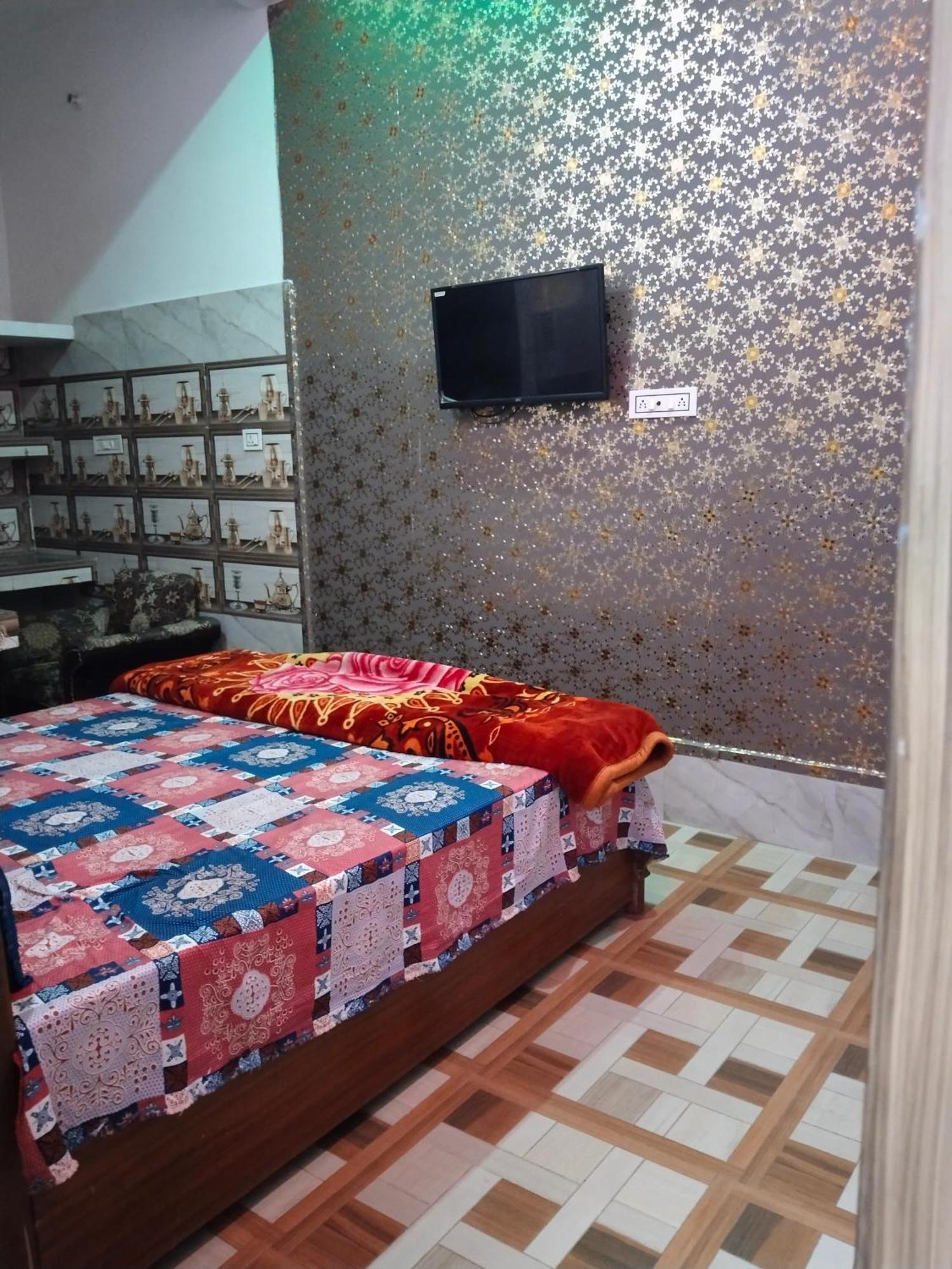 Balaji Homestay Mathura In Vrindavan מראה חיצוני תמונה