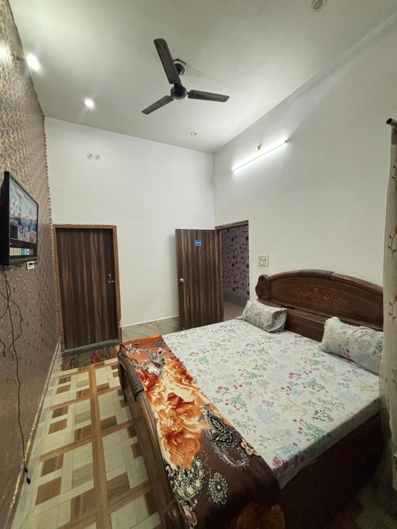 Balaji Homestay Mathura In Vrindavan מראה חיצוני תמונה