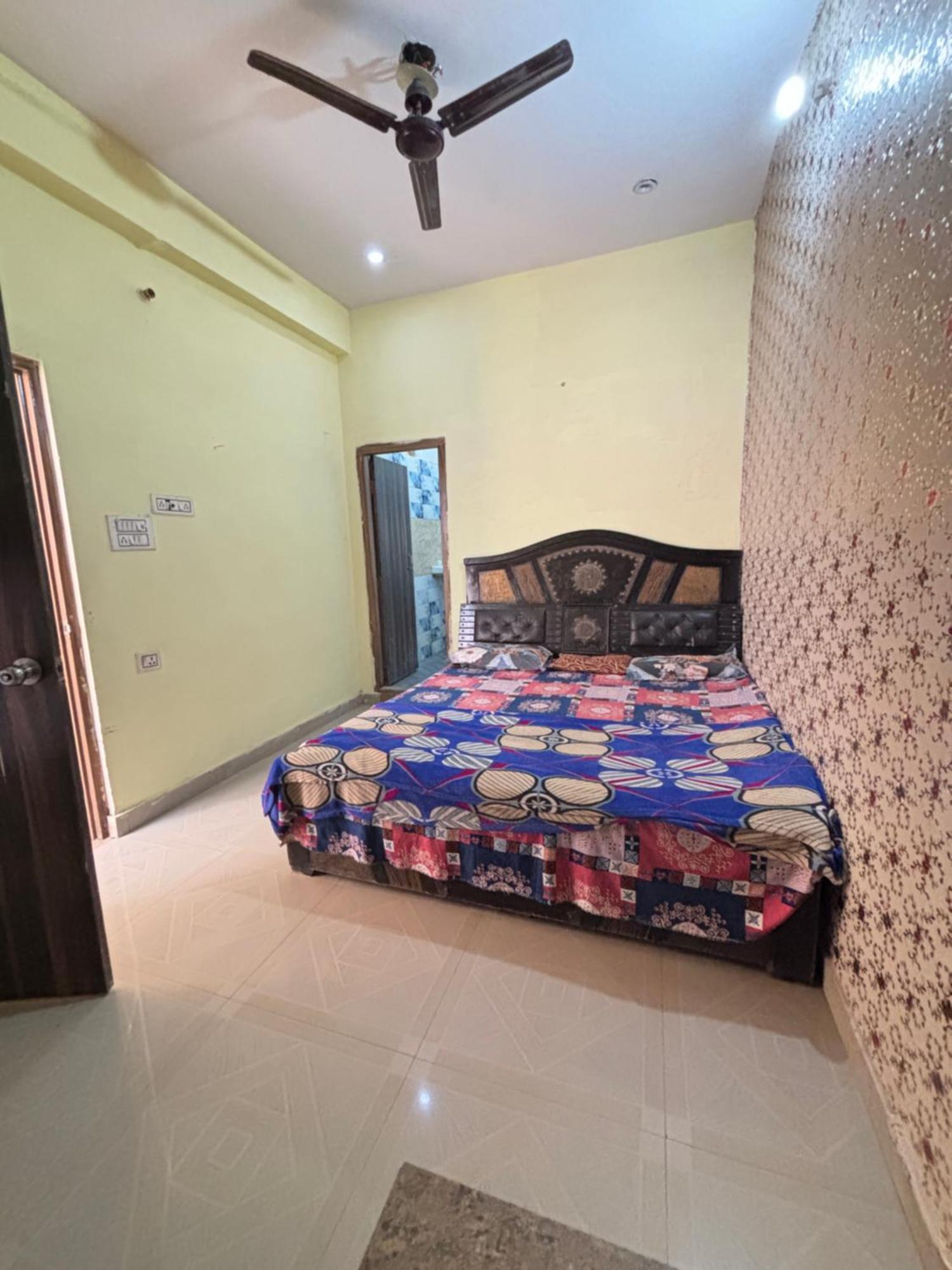 Balaji Homestay Mathura In Vrindavan מראה חיצוני תמונה