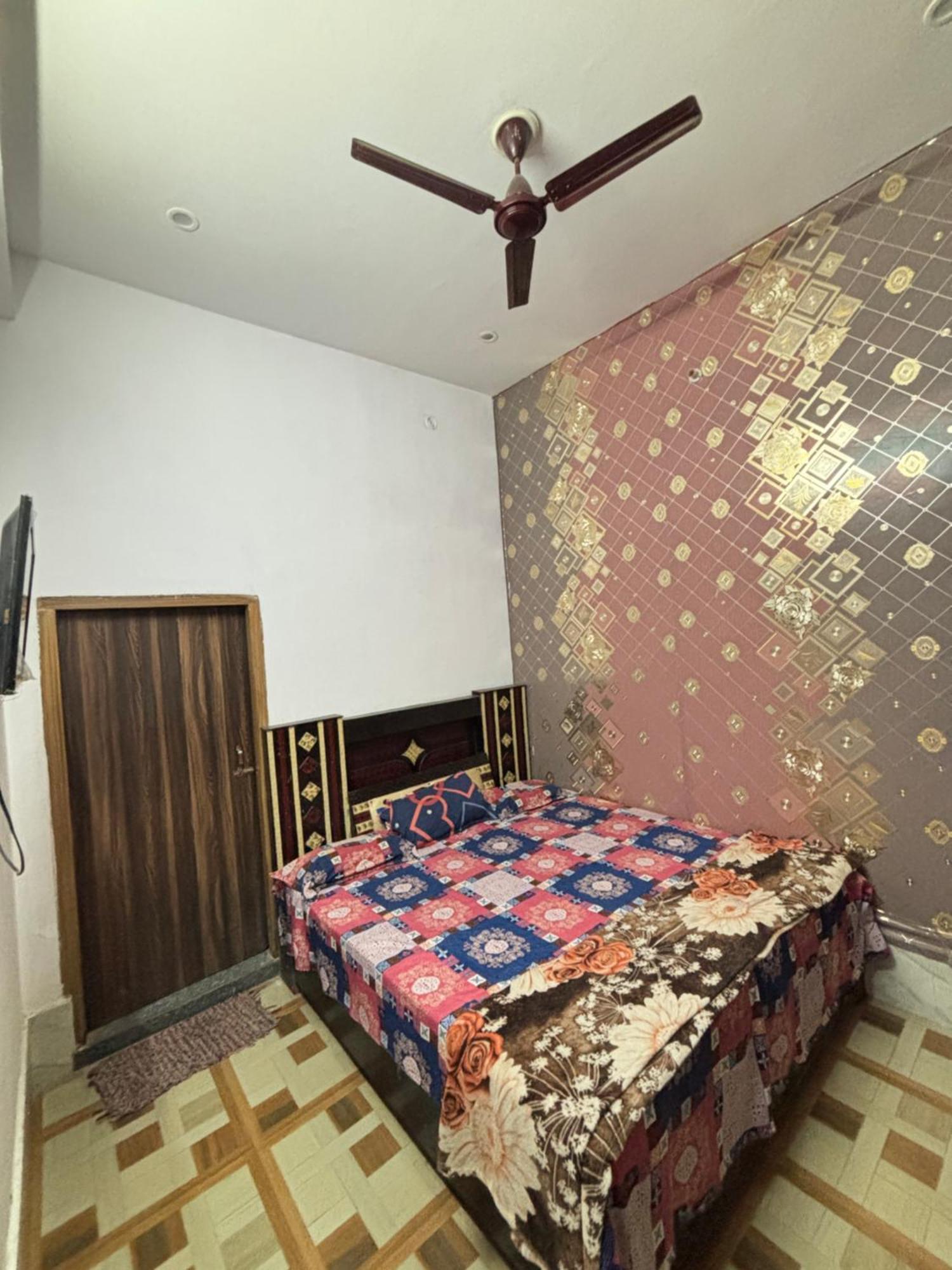 Balaji Homestay Mathura In Vrindavan מראה חיצוני תמונה